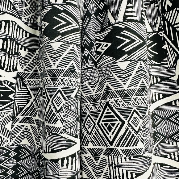 Like an Angel Women’s Large Black & White Geometric Pattern Trouser - Picture 3 of 9